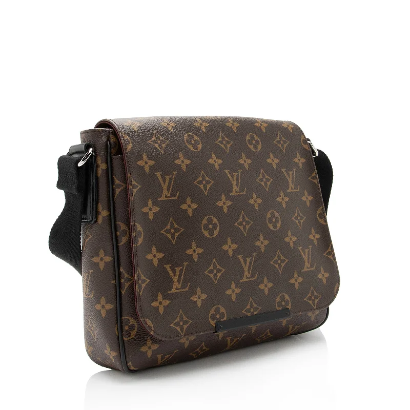 Louis Vuitton Monogram Canvas District PM Messenger Bag (m1A18g)