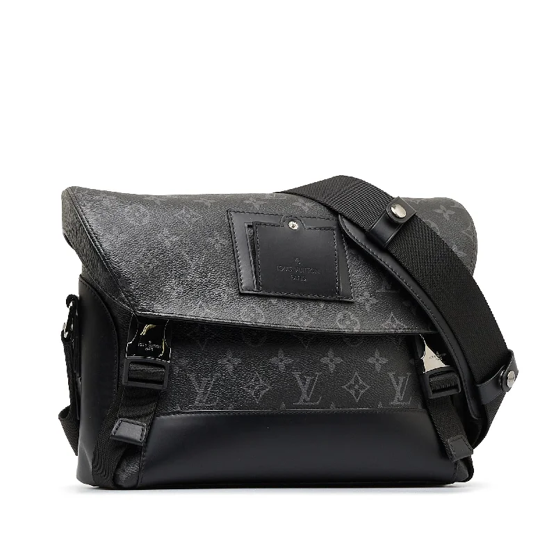 Louis Vuitton Monogram Eclipse Voyager PM (bjw0hK)