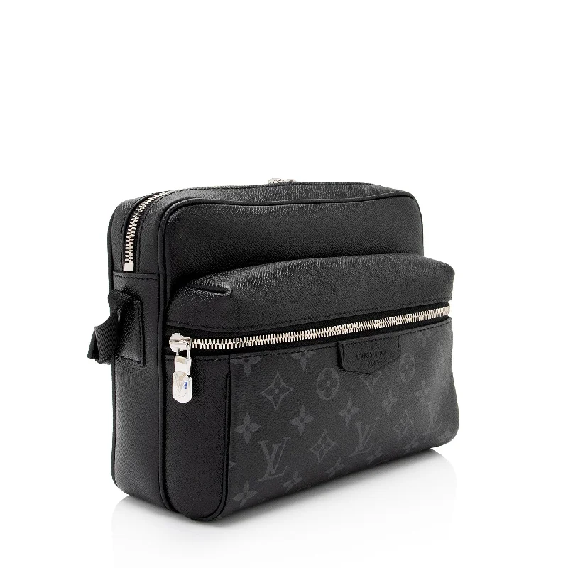 Louis Vuitton Monogram Eclipse Taiga Leather Outdoor Messenger Bag (UR0YAs)