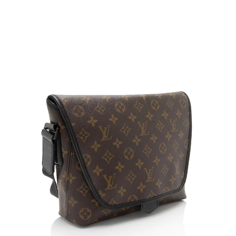 Louis Vuitton Monogram Canvas Macassar Magnetic Messenger (2xonZt)